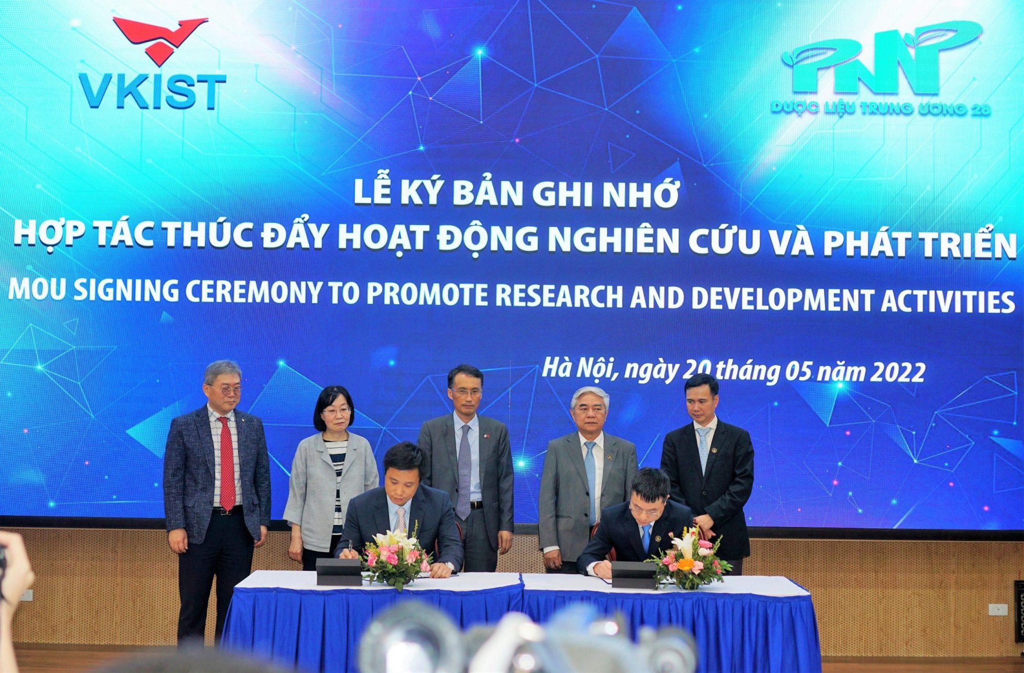 TW28 medicinal herbs signed a cooperation agreement with the Vietnam - Korea Institute of Science and Technology (VKIST)