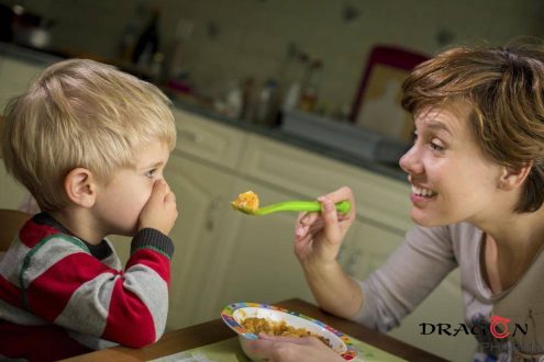 Lặp lại món ăn nhiều lần cũng là nguyên nhân gây biếng ăn ở trẻ 