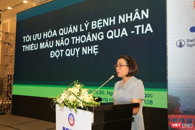 PGS.TS.BS. Nguyễn Hoàng Ngọc - Phó Giám đốc BV Trung ương Quân đội 108 - trình bày tại hội nghị